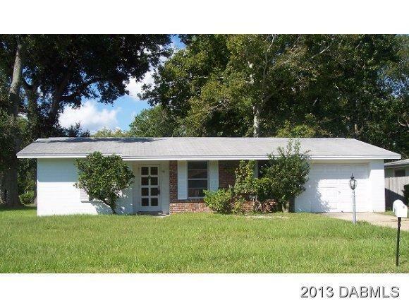 Property Photo: 1750 Caldwell Road FL 32119