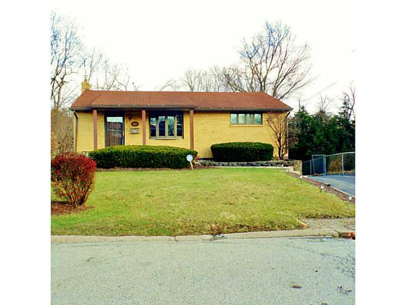 Property Photo:  559 Lebanon Manor Drive  PA 15122 