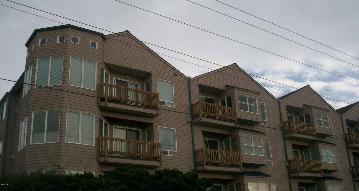 Property Photo:  720 SW 6th Street G 302  OR 97365 