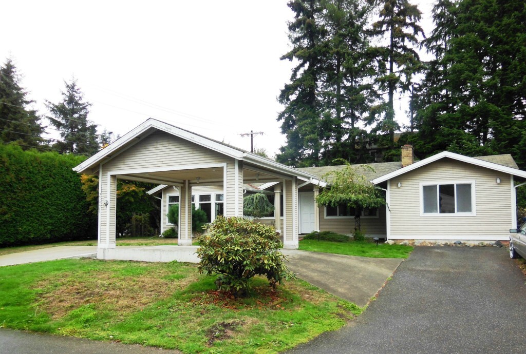 Property Photo: 23921 76th Ave W WA 98026