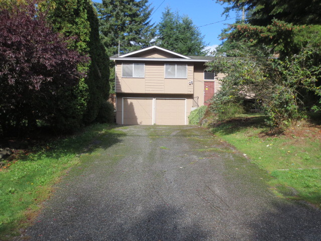 Property Photo: 5627 141st St SW WA 98026