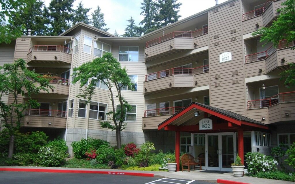 Property Photo:  1822 152nd Ave NE E-108  WA 98007 