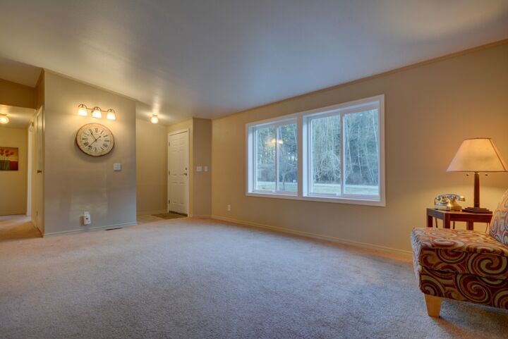 Property Photo:  940 Jaydee Wy  WA 98277 