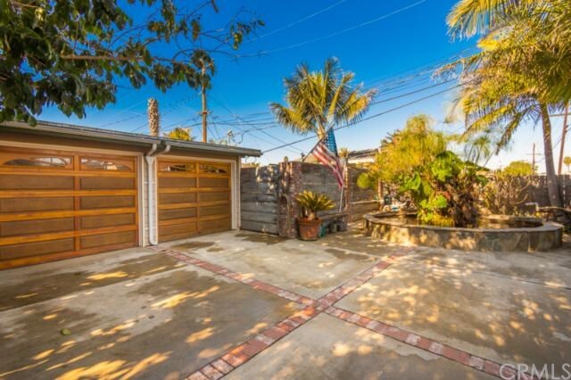 Property Photo:  2053 Maple Avenue  CA 92627 