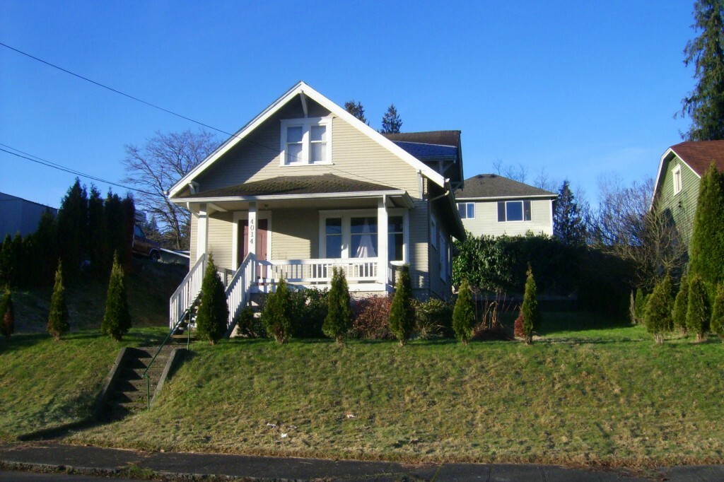 Property Photo:  4014 High St SE  WA 98201 