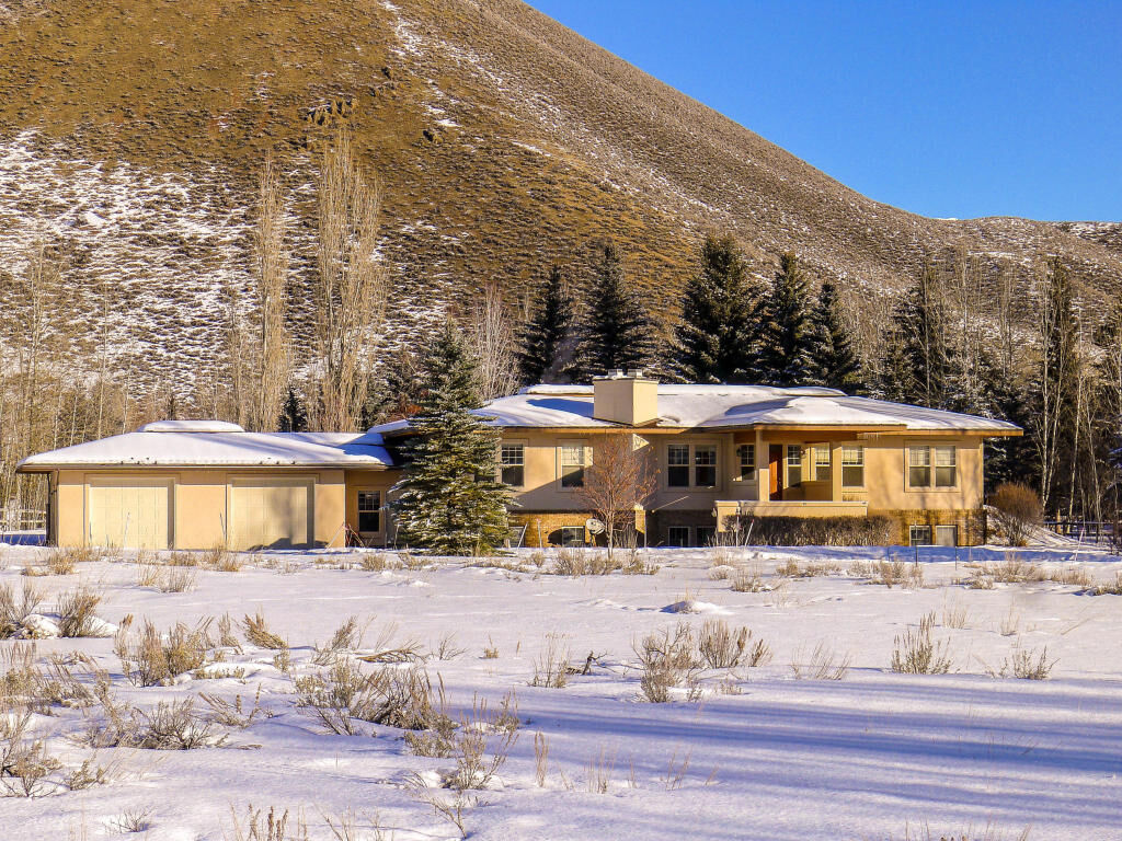 Property Photo:  105 Snowplant Rd  ID 83333 