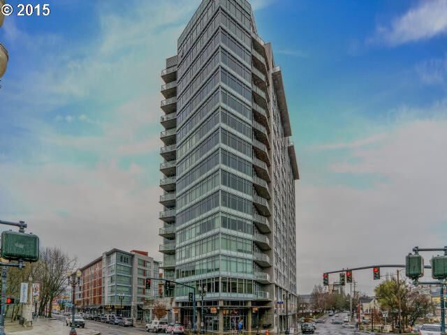 Property Photo:  1926 W Burnside St 1311  OR 97209 