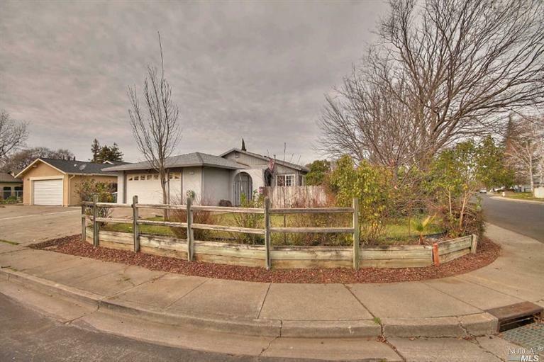 Property Photo: 1821 Brookwood Drive CA 95687
