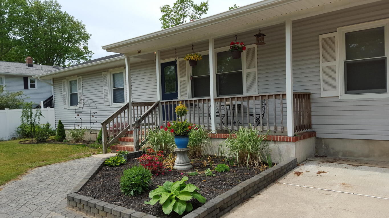 Property Photo:  70 Periwinkle Lane  NJ 08753 