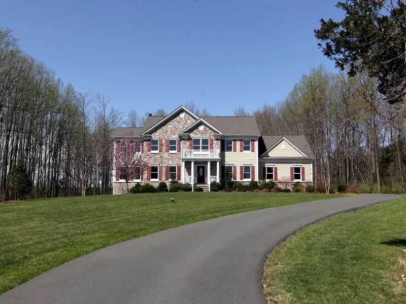 Property Photo:  8 Foxwood Lane  NJ 08848 