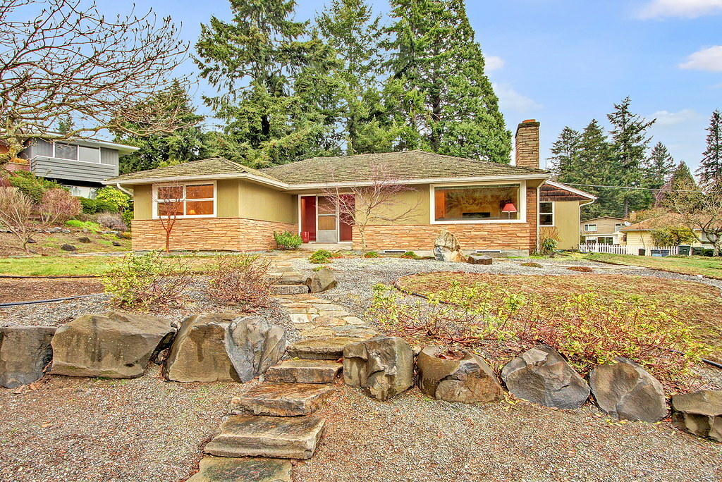 Property Photo:  1202 SW 170th St  WA 98166 