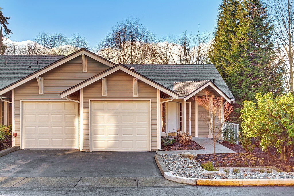 Property Photo: 18629 NE 55th Wy WA 98052