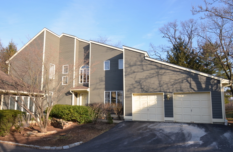 Property Photo: 6 Inverrary Pl NJ 08801