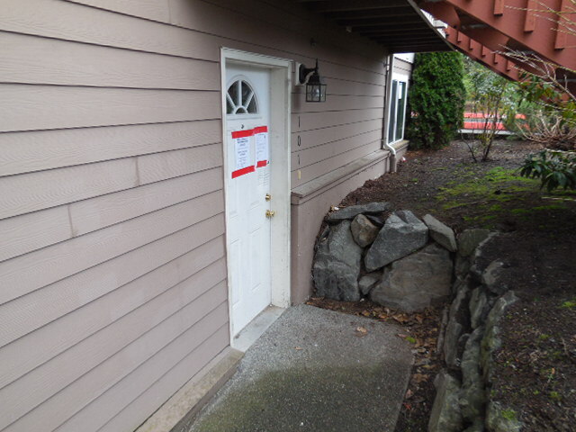 Property Photo:  7220 Rainier Dr 101  WA 98203 