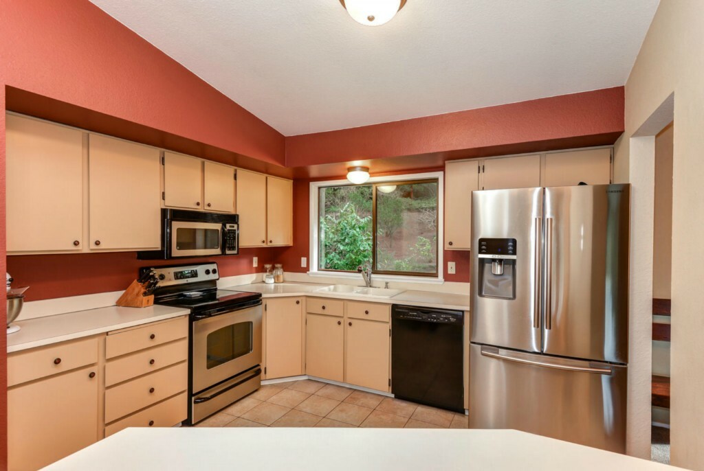 Property Photo: 6600 119th Ave SE WA 98006