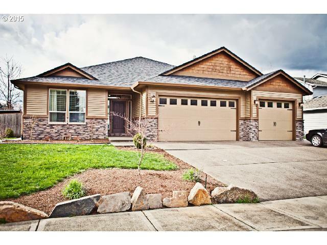 Property Photo:  720 SE 127th Ct  WA 98683 