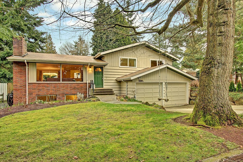 Property Photo:  2126 N 135th St 12  WA 98133 