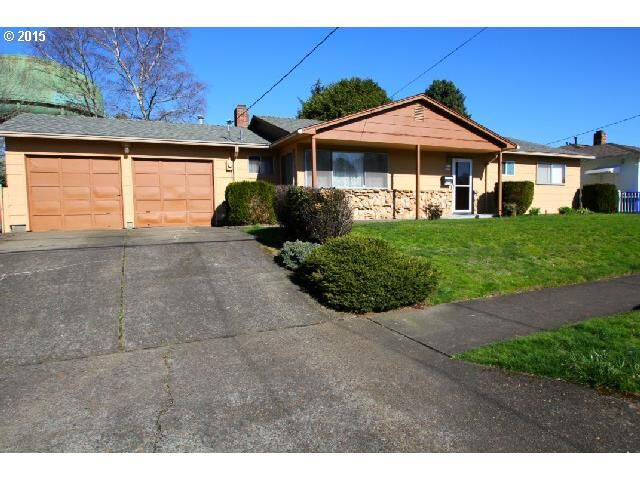Property Photo: 8015 N Edison St OR 97203