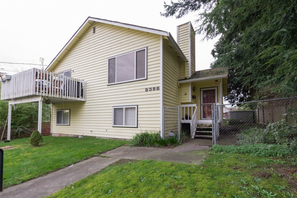 Property Photo:  9356 57th Ave S  WA 98118 