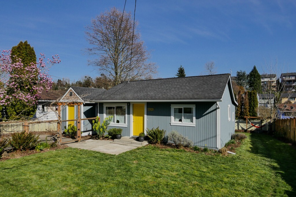 Property Photo:  5920 18th Ave SW  WA 98106 