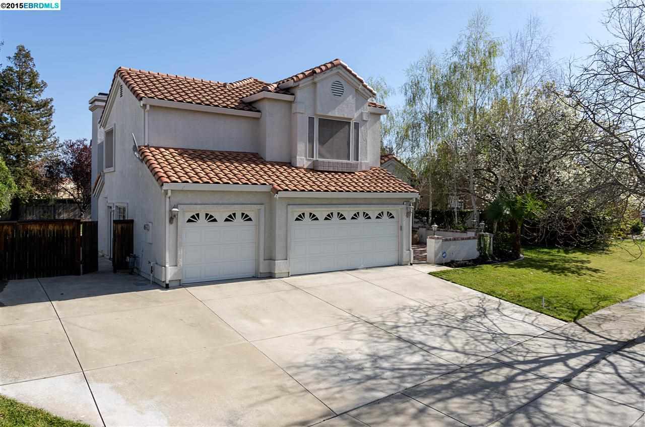 Property Photo:  1045 Outrigger Cir  CA 94513 