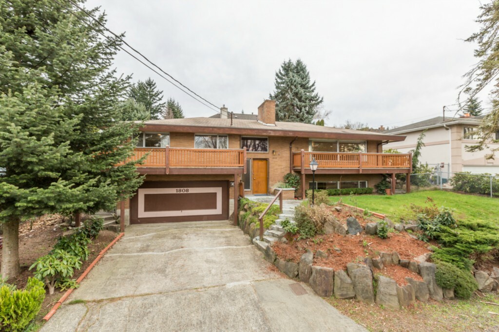 Property Photo:  1808 2nd St  WA 98033 