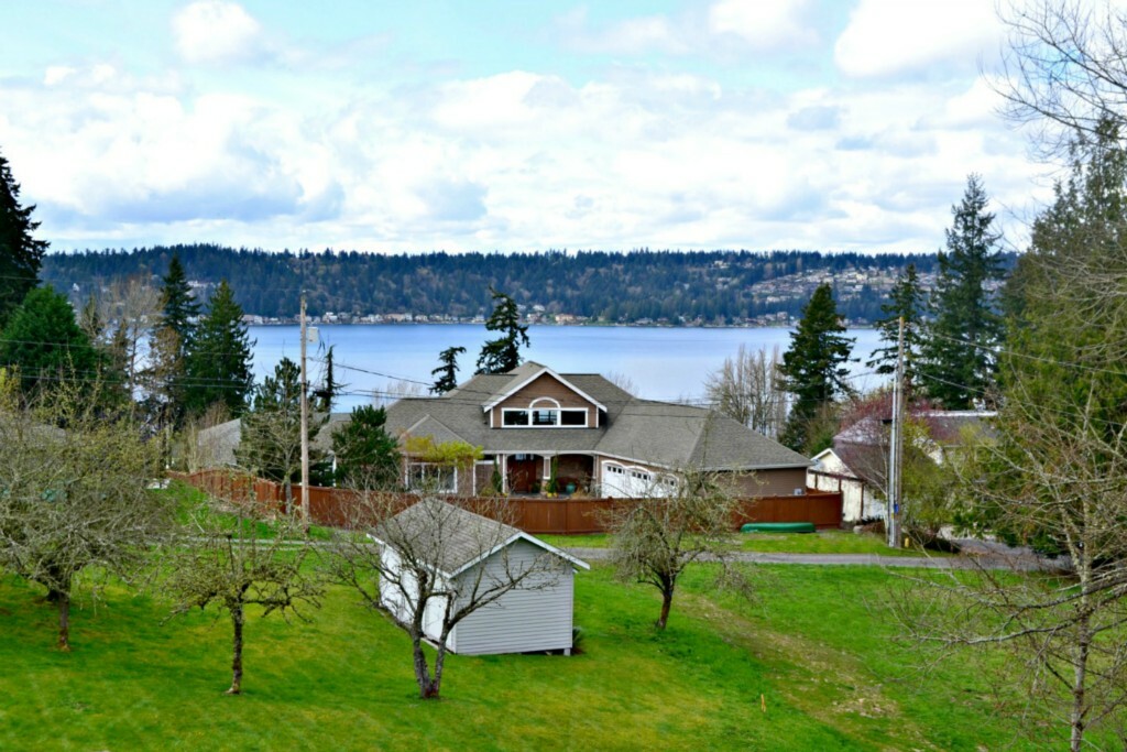 Property Photo:  19618 SE 15th Pl  WA 98075 