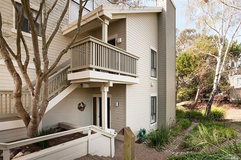 Property Photo:  63 Eucalyptus Knoll Street  CA 94941 