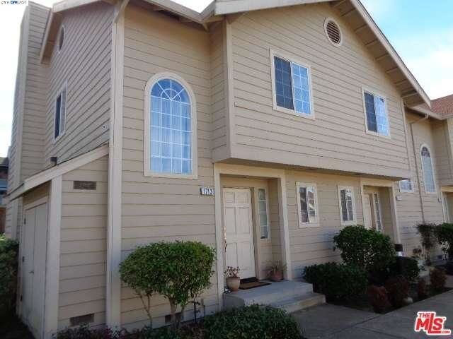 Property Photo:  1713 Sumner Pl 4  CA 94541 