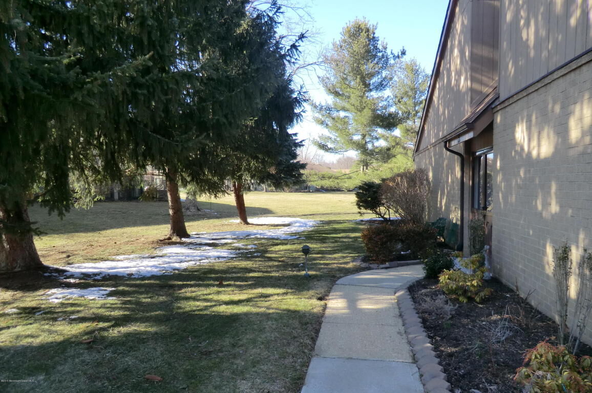 Property Photo:  25 Dickinson Court  NJ 07748 