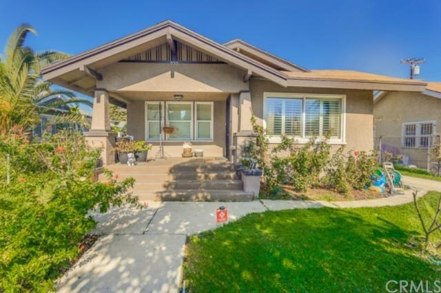 Property Photo:  555 E Rhea Street  CA 90806 
