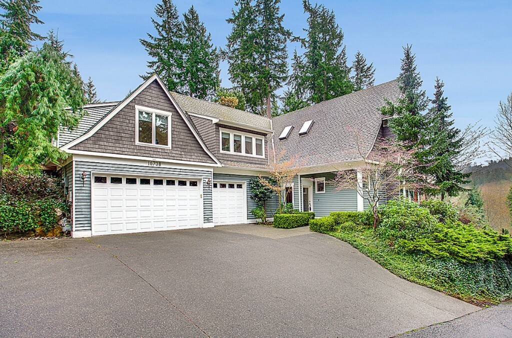 Property Photo:  16738 SE 34th St  WA 98008 