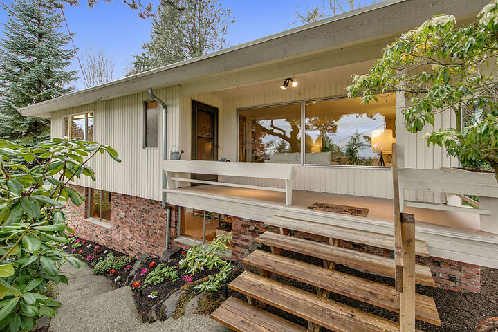 Property Photo: 19509 53rd Ave NE WA 98155