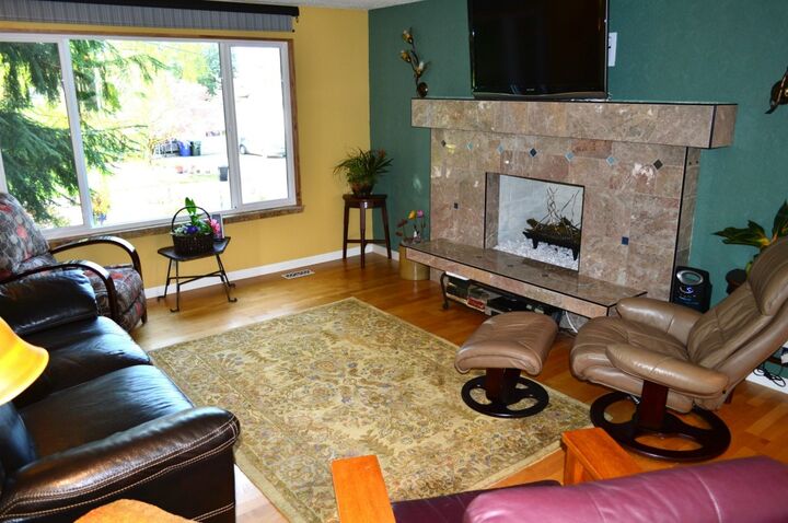 Property Photo: 11328 SE 180th Place WA 98055