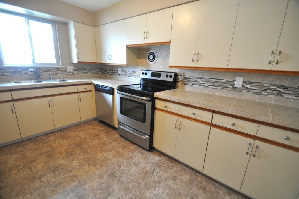 Property Photo:  2220 Madison St  WA 98584 