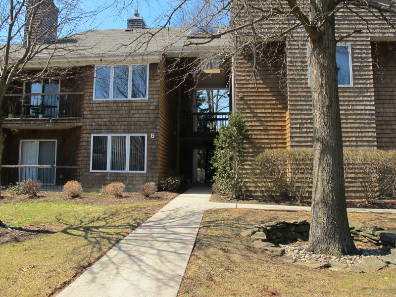 Property Photo:  5 Tulip Cres, Unit 1C  NJ 07424 