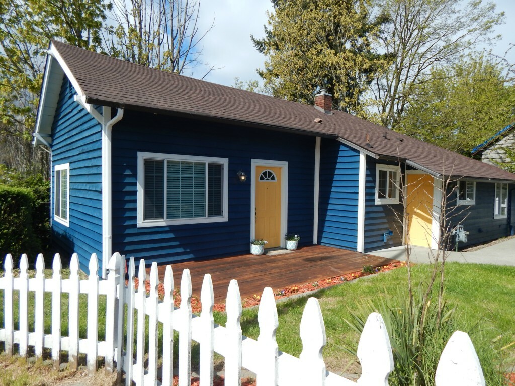 Property Photo:  301 Bryan Ave  WA 98312 