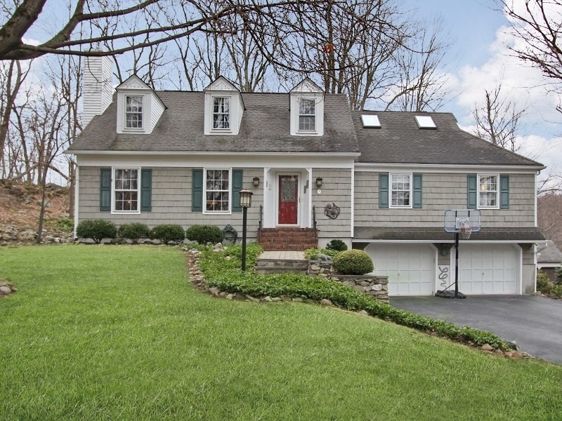 Property Photo:  3 Sparrow Dr  NJ 07871 