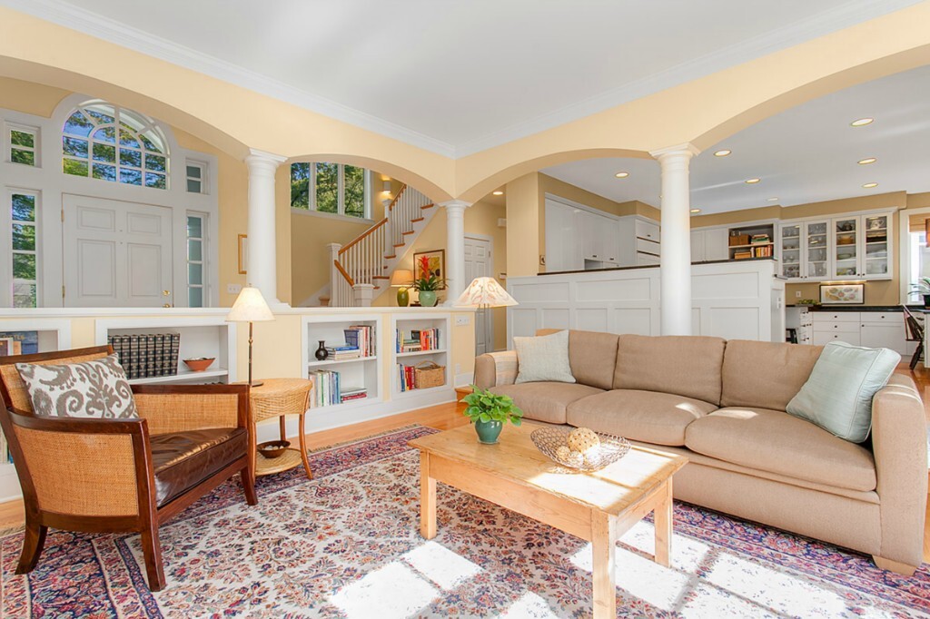 Property Photo: 1626 101st Place SE WA 98004