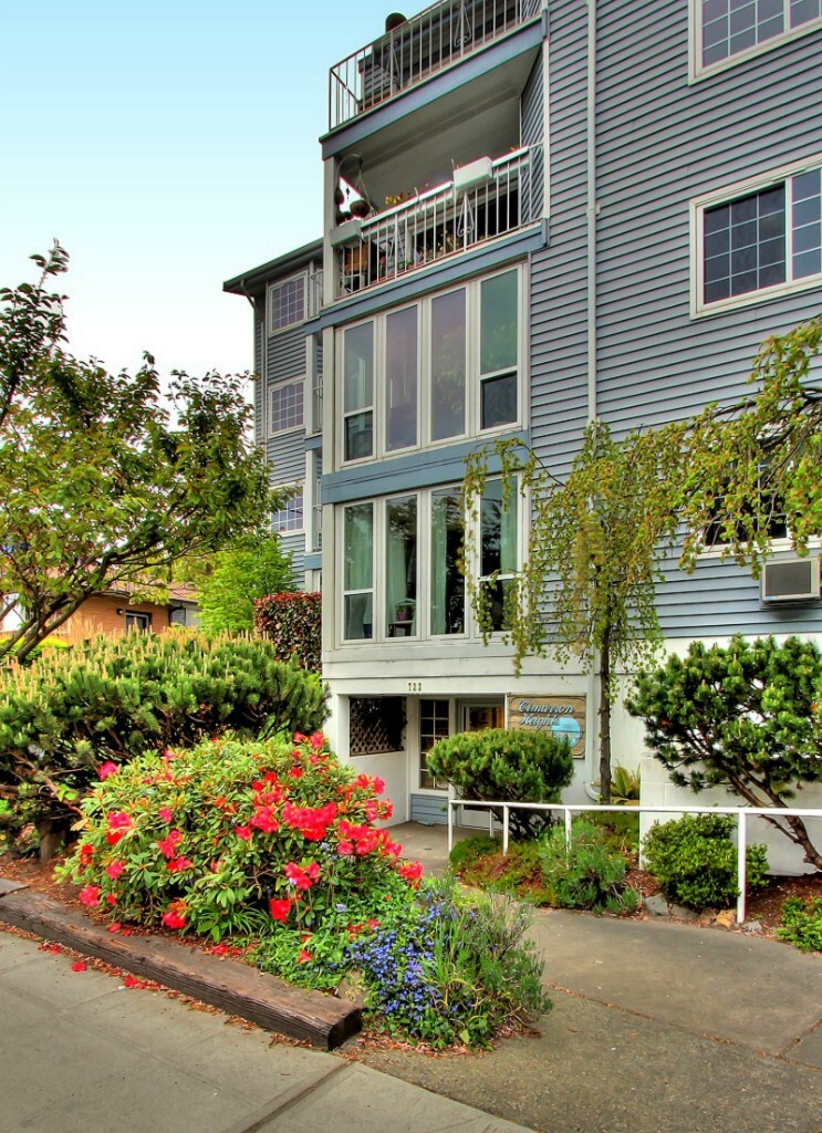 Property Photo:  722 N 85 St 43  WA 98103 