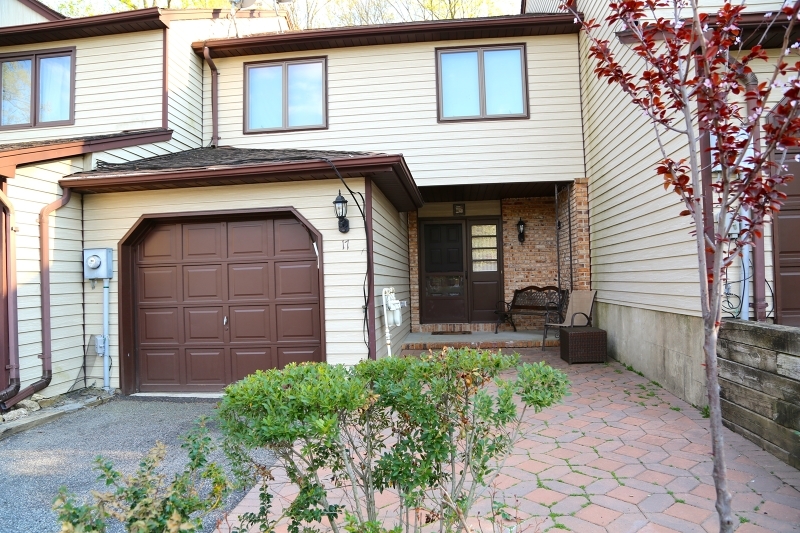 Property Photo:  17 Stockton Ct  NJ 07950 