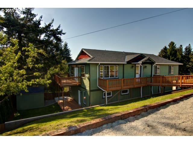 Property Photo:  227 N 5th Ave  WA 98642 