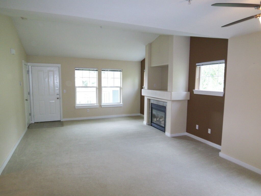 Property Photo: 10627 221st Lane NE 203 WA 98053