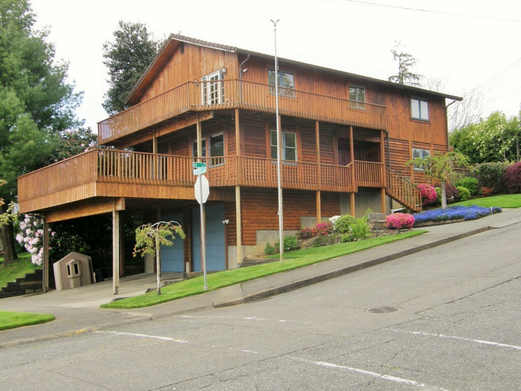 Property Photo:  601 N H St  WA 98520 