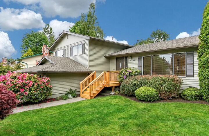 Property Photo:  21709 9th Ave W  WA 98021 