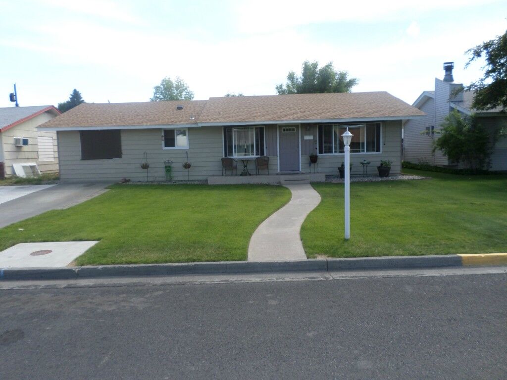 Property Photo:  48 NE J Street  WA 98823
