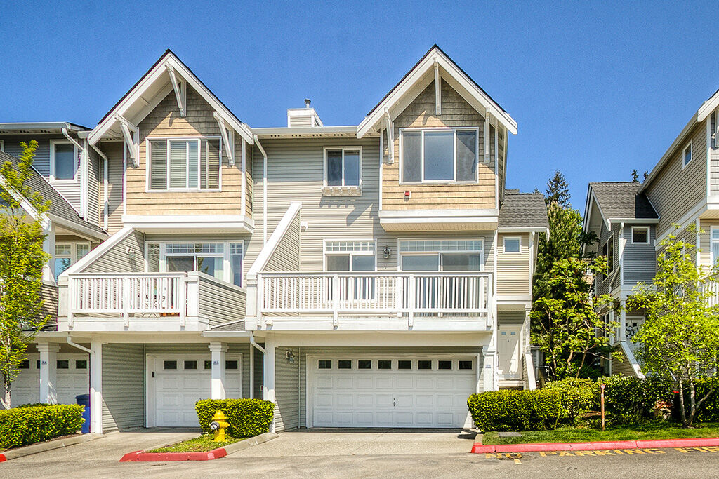 Property Photo:  23120 SE Black Nugget Rd H6  WA 98029 
