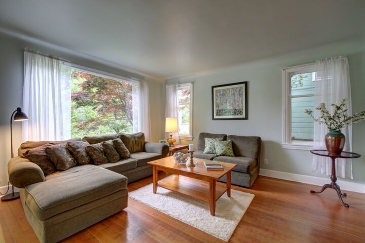 Property Photo: 421 16th Ave E WA 98112