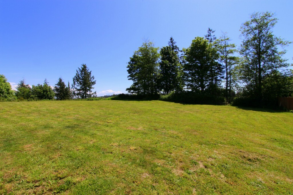 Property Photo: 31 Brentwood Dr WA 98282