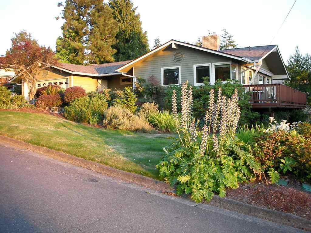 Property Photo:  10521 NE 48th Place  WA 98033 